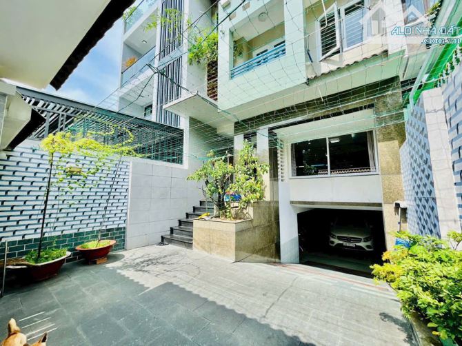 20.5 tỷ bán gấp còn 16.5 Tỷ - Biệt thự + Hầm 4 tầng + thiết kế sang trọng - 6 x 22m - 6