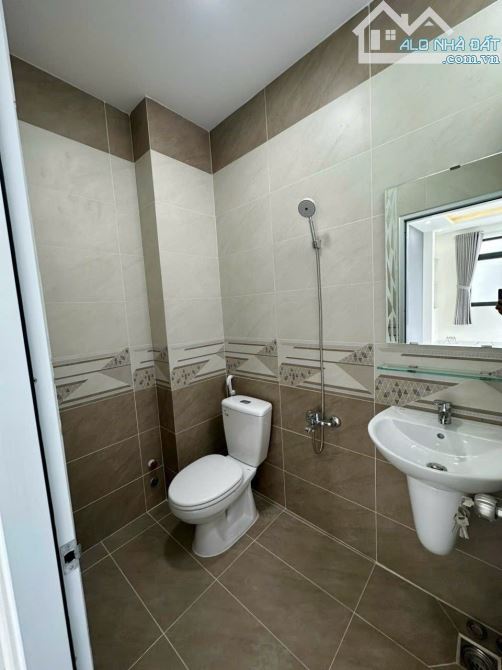 BÁN NHÀ ĐẸP 3 TẤM GẤP TẠI Q4 GIÁ 5TỈ 790 TL VỊ TRÍ 1/ KHU DÂN CƯ DT 5.9*9 GIÁP Q1 - 6