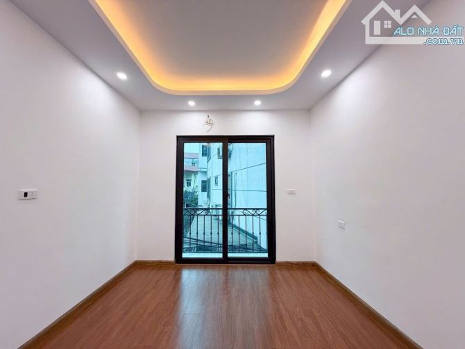 Bán nhà Kim Chung, Hoài Đức 39M 5 Tầng, 5 ngủ, ô tô đỗ gần nhà, view thoáng giá 5 tỷ - 6