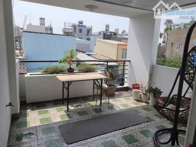 THƠM - 3 TẦNG - 70M2( 4 X 17.5 ) - HẺM TRƯỚC NHÀ 4M - GẦN MẶT TIỀN QUANG TRUNG - CHỈ 5.5 T - 7