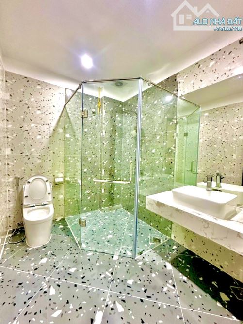 👉NHÀ MỚI ĐẲNG CẤP , 7 TẦNG THANG MÁY - FULL NỘI THẤT CƠ BẢN - NGÕ RỘNG THOÁNG - 7