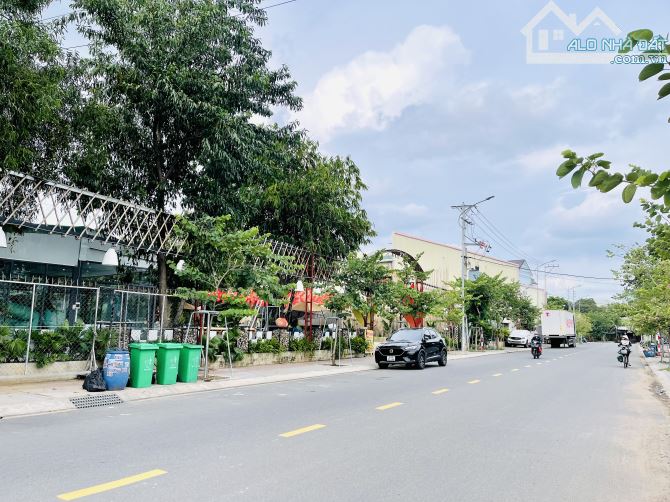 Bán CHDV Đông Hoà Dĩ An Khoán 90Tr/Tháng DT: 258m2x4T Giá 19.5 Tỷ - 7