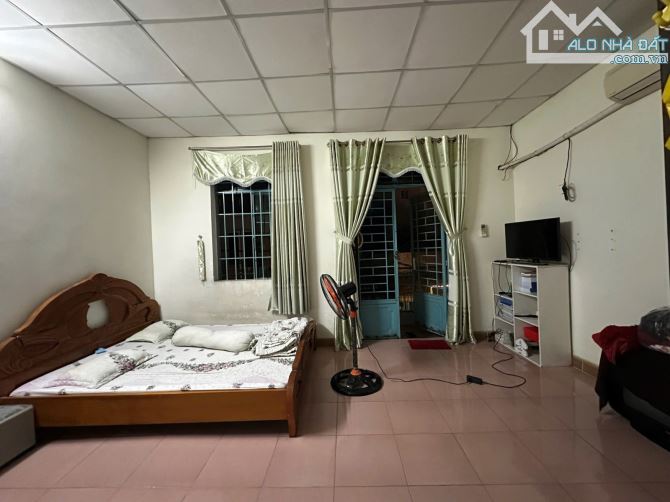 NHÀ 2 MẶT TIỀN - HẺM Ô TÔ TRÁNH – BÙI VĂN NGỮ, Q12 – 100m² (5 x 20) – 2 TẦNG – 4 PHÒNG TRỌ - 7