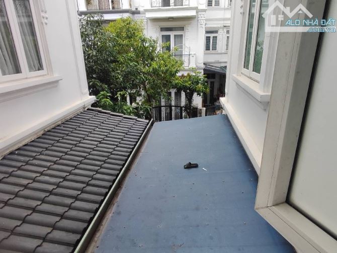 BIỆT THỰ 4 TẦNG KHU VILLA ANH ĐÀO NGAY CẠNH NGÃ TƯ GA QUẬN 12- Ngang Khủng 5,8x12 chỉ 6,3 - 7