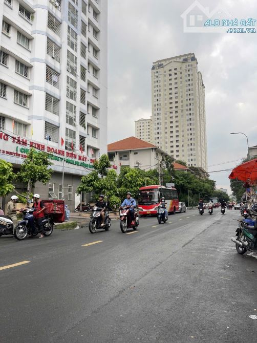 LÝ THƯỜNG KIỆT QUẬN 10 34M2 4 TẦNG, CÁCH MẶT TIỀN 1 CĂN. NHỈNH 6 TỶ - 7
