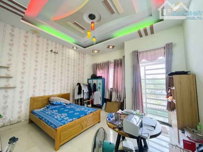 NGỘP BANK Nhà 3 tầng KHU PHÂN LÔ đường ĐẠI HẢI 3 xã XTT H. HÓC MÔN dt 90m2(5x18) Đường 12m - 7