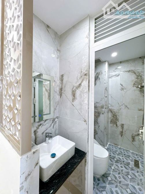 NẮM CHÍNH CHỦ BÁN NHÀ 2 TẦNG HẺM 137 HOÀNG QUỐC VIỆT - 7