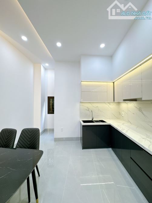 NẮM CHÍNH CHỦ BÁN NHÀ 2 TẦNG FULL NỘI THẤT HẺM 6 NGUYỄN TRÃI - 7