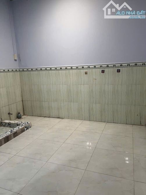 NHÀ CẤP 4,DT 5X17m , 85M2, 2PN, NGUYỄN VĂN TẠO  CHỈ 2.TY4 - 7