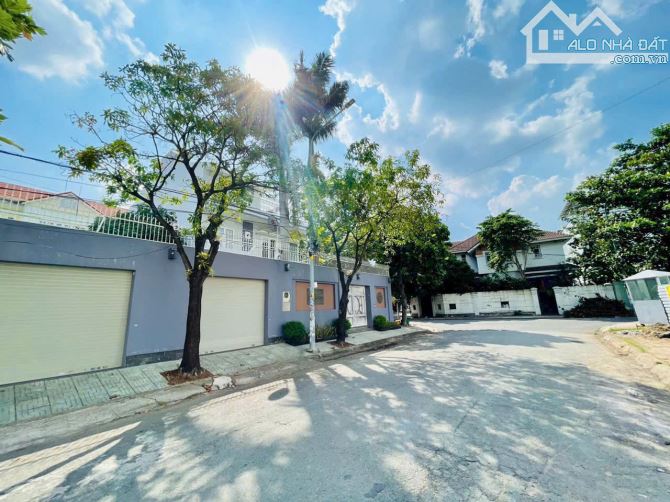 20.5 tỷ bán gấp còn 16.5 Tỷ - Biệt thự + Hầm 4 tầng + thiết kế sang trọng - 6 x 22m - 7