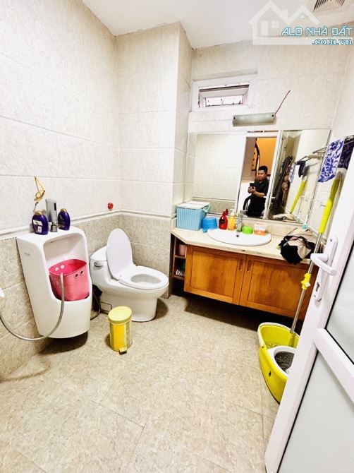 Bán nhà phố Bồ Đề - DT 100 m2 - Dân xây chắc chắn, ấm cúng, sạch sẽ, ở ngay - giá 15,9 tỷ - 7