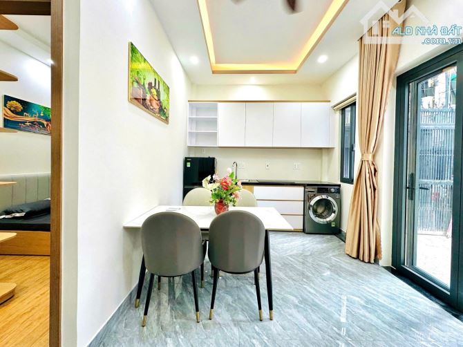 Villa Mini Góc 2 MT Hẻm - Đường CMT8 Tân Bình - Chỉ Hơn 5T - 8