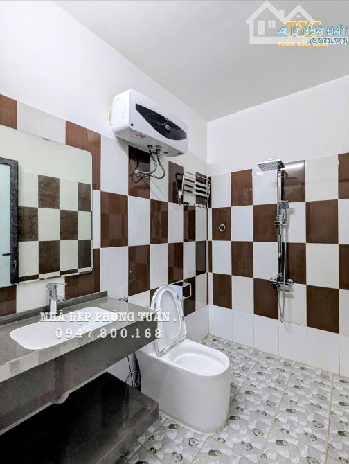 P Tuấn... Nhà đẹp mặt ngõ to oto tránh nhau, tại Nguyễn Văn Linh - 8