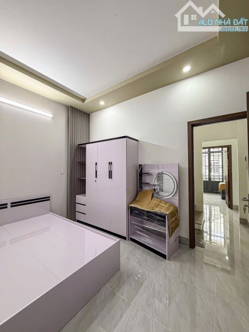CẦN BÁN NHÀ 3 TẦNG MẶT TIỀN ĐƯỜNG SỐ 23 KHU THỚI NHỰT - 8