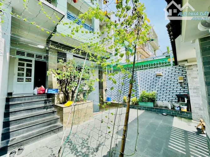 20.5 tỷ bán gấp còn 16.5 Tỷ - Biệt thự + Hầm 4 tầng + thiết kế sang trọng - 6 x 22m - 8