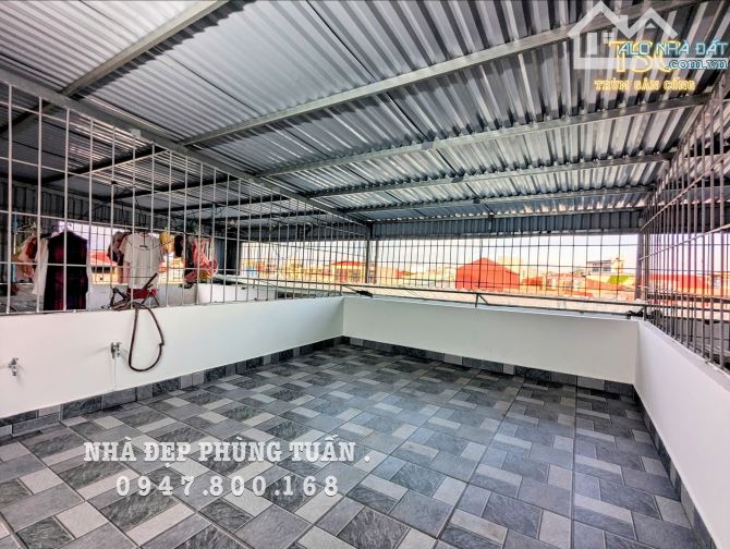 P Tuấn... Nhà đẹp mặt ngõ to oto tránh nhau, tại Nguyễn Văn Linh - 9