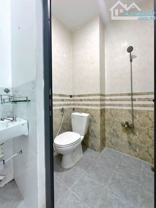 NẮM CHÍNH CHỦ BÁN NHÀ 2 TẦNG HẺM 24 NGUYỄN TRÃI - 9