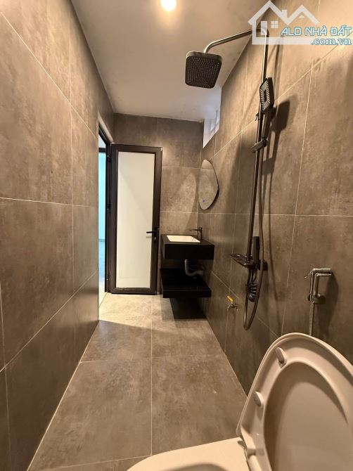 Cần bán Nhà 3 tầng xây độc lập lô góc ngõ đường Giải Phóng - Trường Thi - Nam Định: - 9