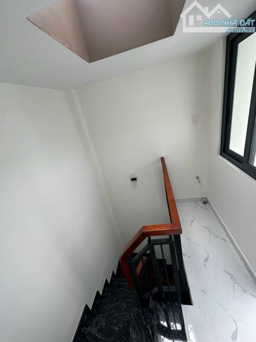 BÁN NHÀ ĐẸP 3 TẤM GẤP TẠI Q4 GIÁ 5TỈ 790 TL VỊ TRÍ 1/ KHU DÂN CƯ DT 5.9*9 GIÁP Q1 - 9
