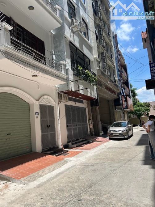 BÁN NHÀ TRẦN QUỐC HOÀN 58m2. HAI Ô TÔ TRÁNH TRƯỚC NHÀ + 2 THOÁNG - GARA Ô TÔ - 4