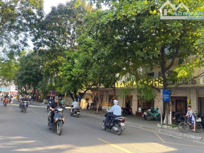 BÁN ĐẤT MẶT PHỐ VÕ THỊ SÁU — 68m² • MẶT TIỀN 18m (LÔ GÓC) — 21 TỶ (GIÁ TRONG NGÕ)