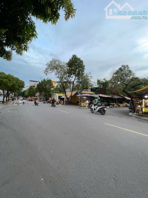 YÊN NGHĨA CẦN TÌM GẤP CHỦ CHO NHÀ DÒNG TIỀN KHỦNG LONG ,MẶT ĐƯỜNG LỚN, CHỦ NHIỆT BÁN!