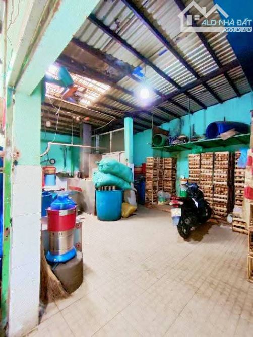 BÁN NHÀ NÁT BÉT GẦN XÓM ĐẤT 3 MẶT HẺM 2 TẦNG 94M2 NỞ HẬU 10M RA MẶT TIỀN GIÁ 8.X TỶ