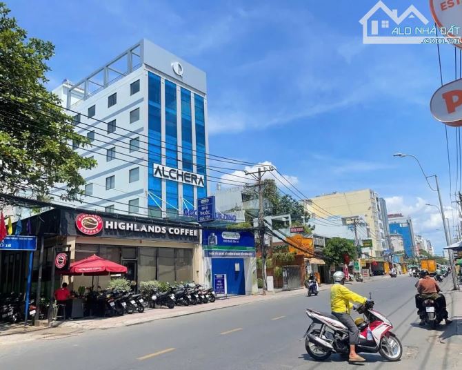 Sốc! Bán Gấp Lô Góc 2 Mặt Tiền Nguyễn Xí, Bình Thạnh – 115m² (5.7x20m),Thu 1.1Tỷ - 24.7 TỶ