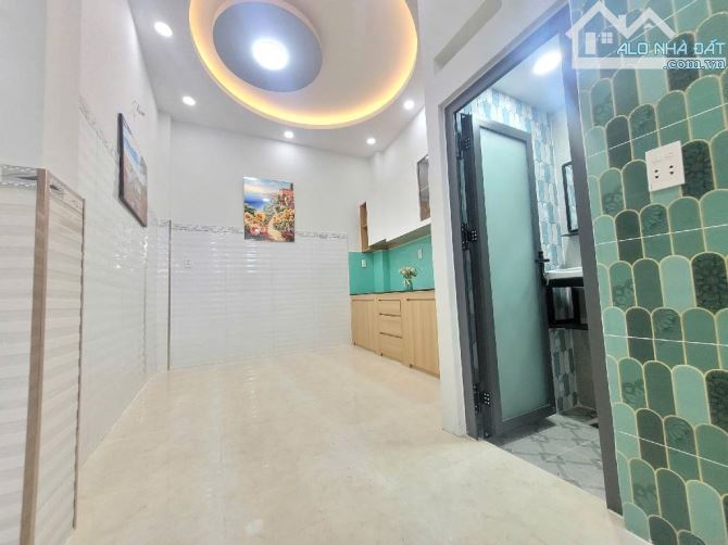 Bán nhà 4 tầng 4 phòng ngủ hẻm 1 sẹc đường Nguyên Hồng Phường 1 Gò Vấp giáp Bình Thạnh