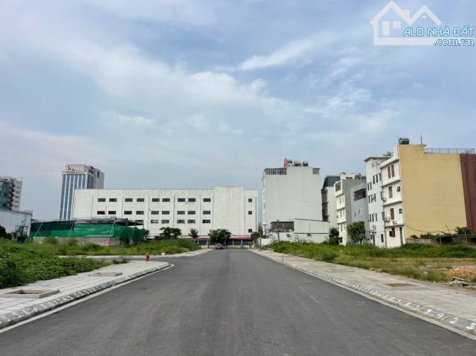 Lô góc 96m2 Lô 26 Lê Hồng Phong - Ngang 6.4m - Đường 15m