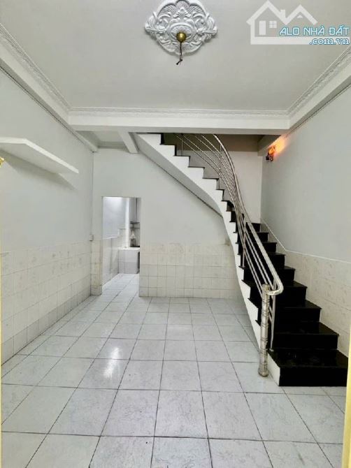 Nhirnh 3 Tỷ- Nhà 2 tầng nhỏ- Đs.2 Hiệp Bình Chánh