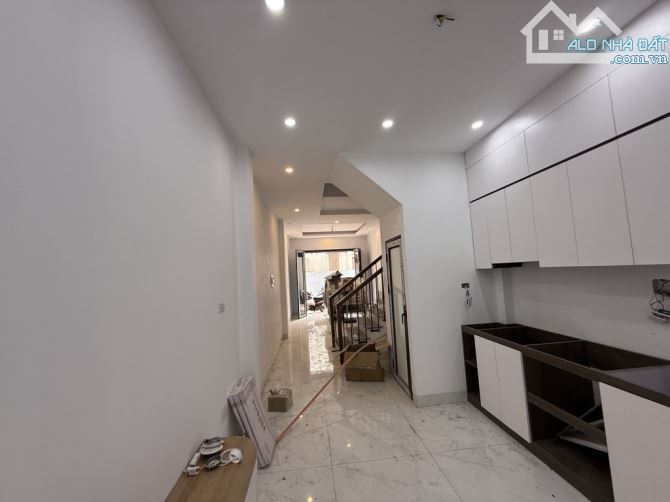 🔥TỪ LIÊM – NHÀ ĐẸP38m². 5 TẦNG – Ô TÔ GẦN – CHỈ 6.. TỶ🔥  ✨ Vị trí trung tâm, thuận tiện