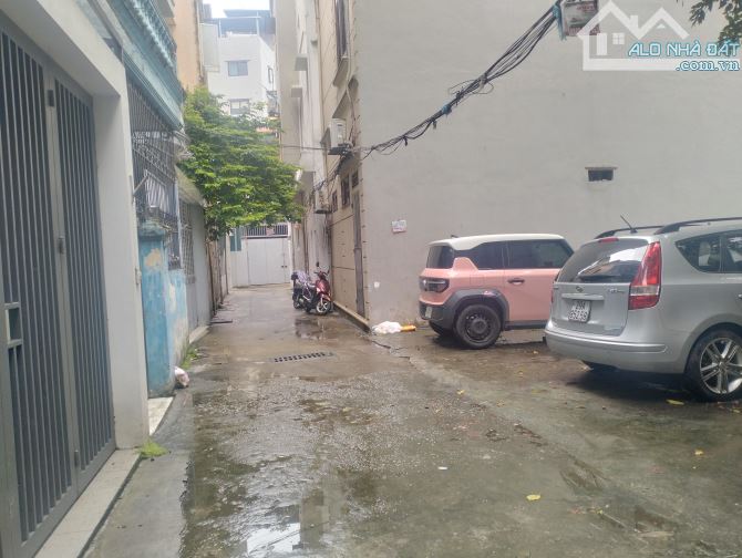 Bán nhà dân xây phố ngọc lâm long biên ô tô 4 chỗ vào nhà