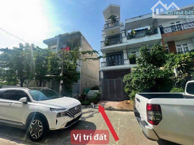 Bán gấp đất ngay ngã 3 Man Thiện - Lê Văn Việt, Tăng Nhơn Phú. Giá 4 tỷ/64m2