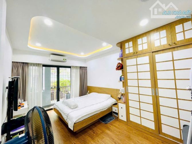 NHÀ HẺM XE HƠI ĐƯỜNG THÀNH THÁI QUẬN 10, DT: 108M2 (6X18), KC: 5 TẦNG, GIÁ: 24.9 TỶ