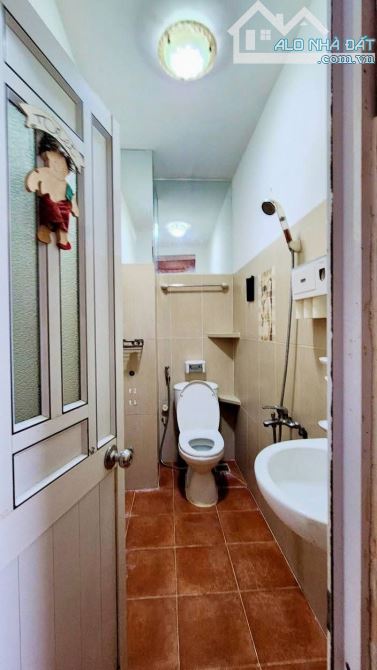 BÁN NHÀ TÂN BÌNH GIÁP QUẬN 10 CƯ XÁ BẮC HẢI – 5 TẦNG – DT 73M² – THU NHẬP 36 TRIỆU/THÁNG –