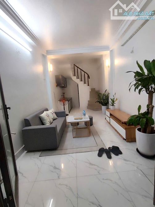 Bán Nhà Tam Trinh – Mai Động – 2 Mặt Ngõ – Gần Ô Tô – 4 Tầng + Tum – 21m² – 3.X Tỷ