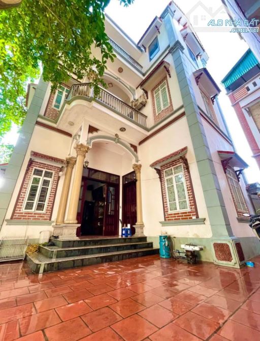 Bán nhà ngõ 25 phố Quang Tiến - Đại Mỗ ô tô đỗ cổng 75mx4T giá chưa đến 140 triệu/m2