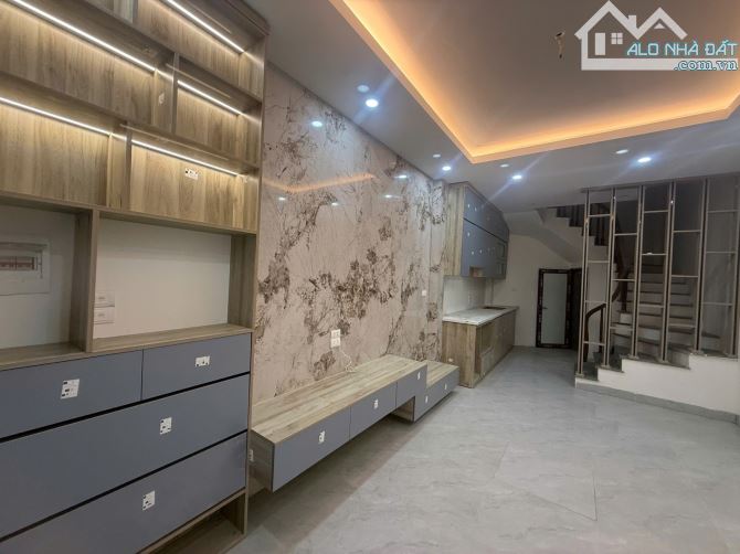 CẦN BÁN NHÀ ĐẸP Q HAI BÀ TRƯNG NGÕ NÔNG 5T3 NGỦ CHỈ 8,35 TỶ
