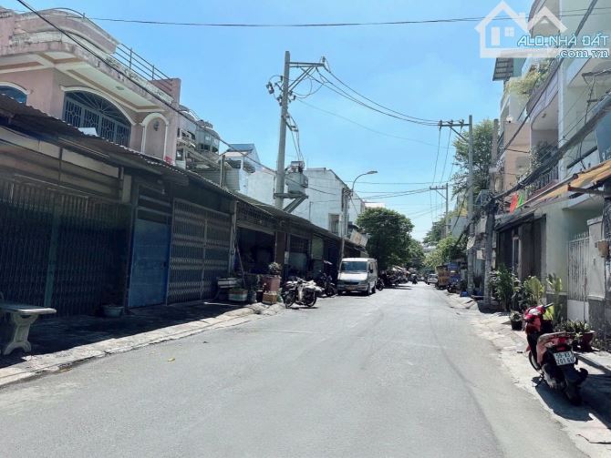Nhà đẹp Gò Vấp-Đường nhựa 12M-Gần CV Làng Hoa-Nguyễn Văn Khối-P11-102m2-6x17-3tầng-4PN