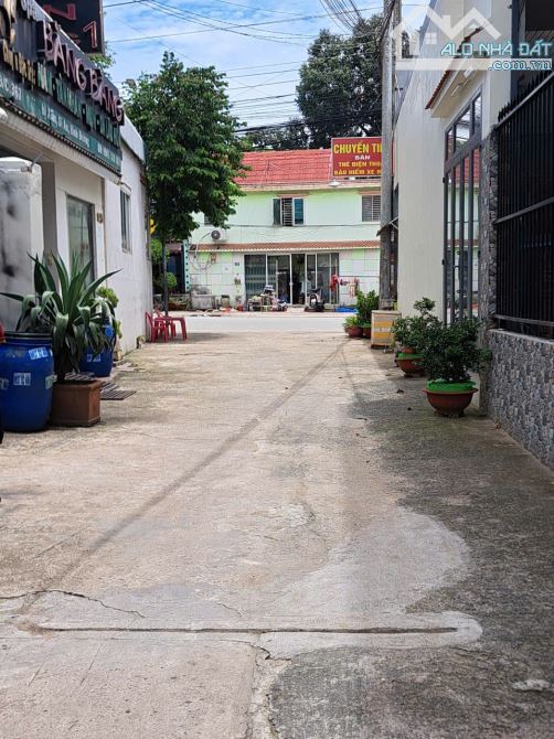 TP.Dĩ An- 64m2- 2 Tầng- Ngang 5.3m - 2.8Tỷ - Hẻm Ôtô- Sổ hồng riêng - 5