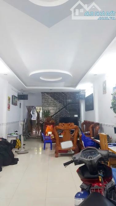 SIÊU PHẨM VƯỜN LÀI , NHÀ 2 TẦNG ĐẸP, 80M2, HẺM Ô TÔ,CHỈ 8,3 TỶ