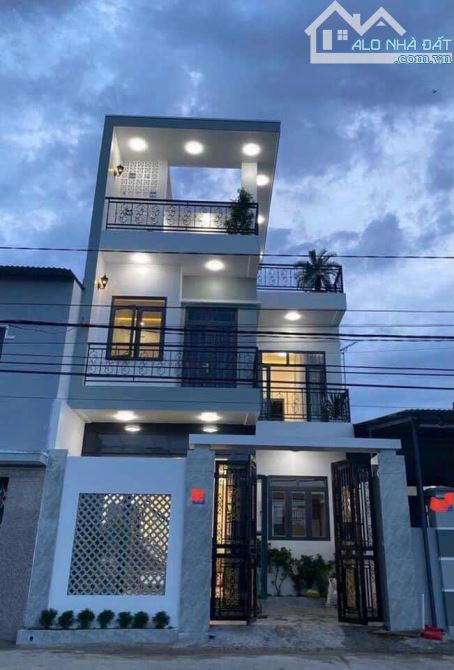 Bán nhà 3 tầng Vĩnh Ngọc,  Nha Trang. Cách đường Lương Đình Của 300m
