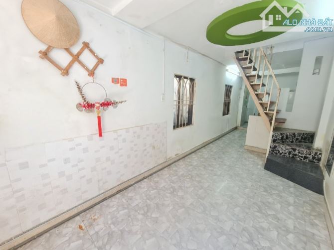 ♣ Kiệt 2.5m thẳng 30m ra Ông Ích Khiêm, 25m2, 2 tầng cứng sạch, nhỉnh 2 tỷ