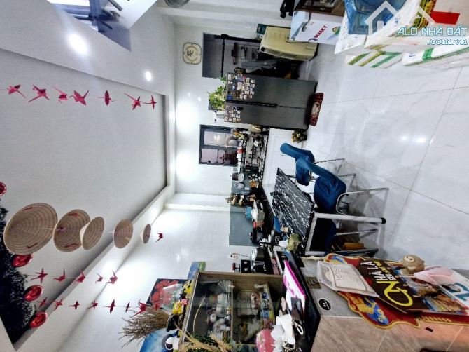 [Quận 7] NHÀ 2 TẦNG HẺM 1 TRỤC LÊ VĂN LƯƠNG SHR – NGANG 4m NHỈNH 4 tỷ