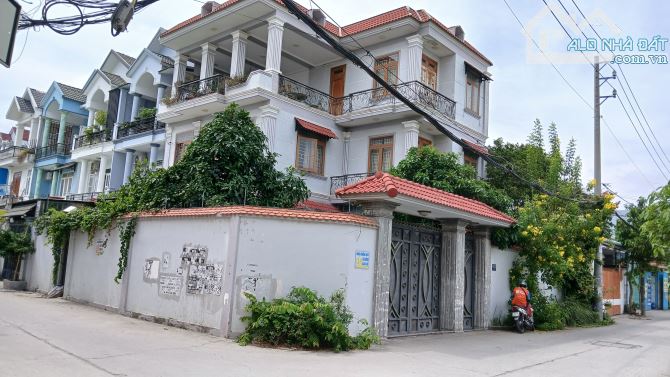Biệt thự lô góc 2 mặt tiền - Thạnh Xuân 33 - ngay tô ngọc vân - 221m2 - Giá 12,5 tỷ