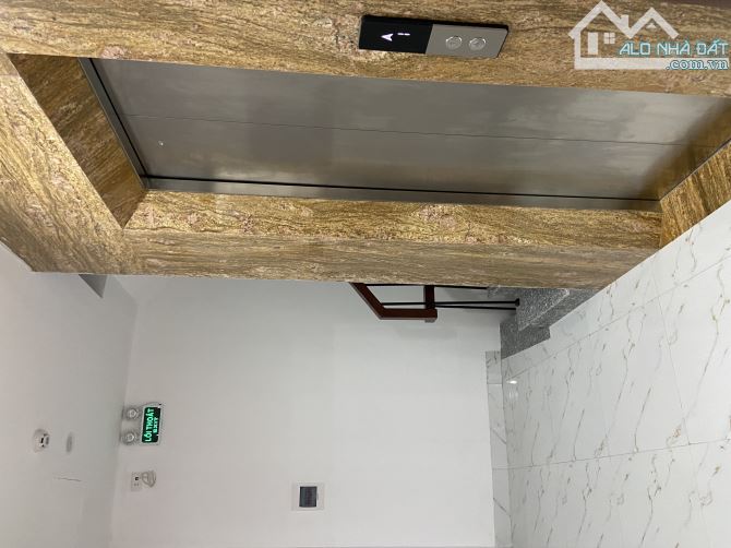 8.3 TỶ - 5 TẦNG THANG MÁY - PHỐ TRẦN KHÁT CHÂN - XÂY MỚI CỨNG