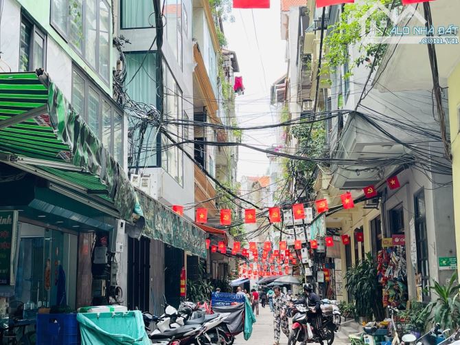 Văn Cao 38m 3 tầng cách ô tô 10m giá chỉ 10.3 tỷ