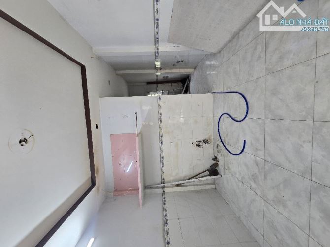 Bán nhà 2 tầng - Hẻm xe hơi - miếu gò xoài - 34m2 - giá dưới 3 tỷ hiếm có