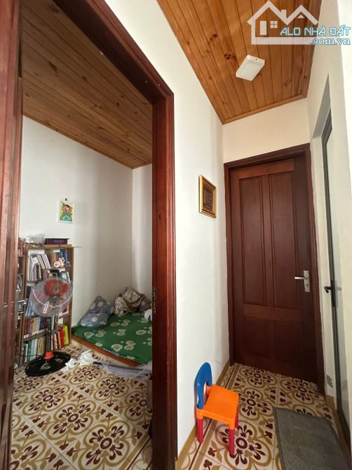 Bán nhà nội thất gỗ kiềng kiệt Oto Nguyễn Trường Tộ Cách Mặt tiền chỉ 40m